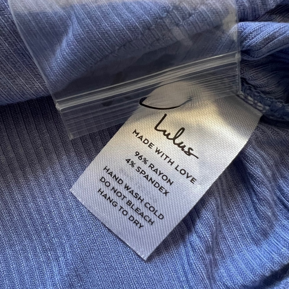 NWT Lulu's Blue Ribbed Henley Top - Picture 3 of 4